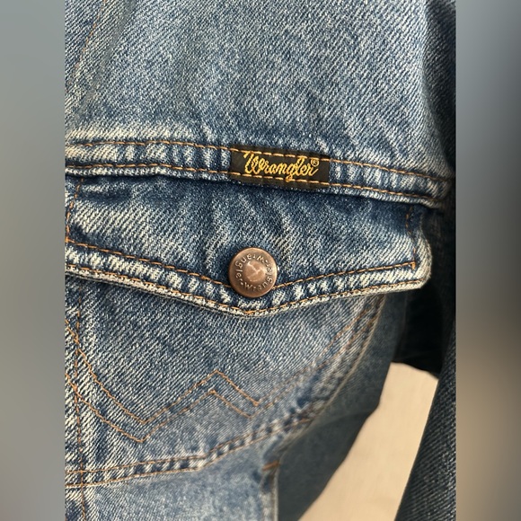 Wrangler Cropped Mid-Sleeve Denim Jacket - Picture 5 of 5